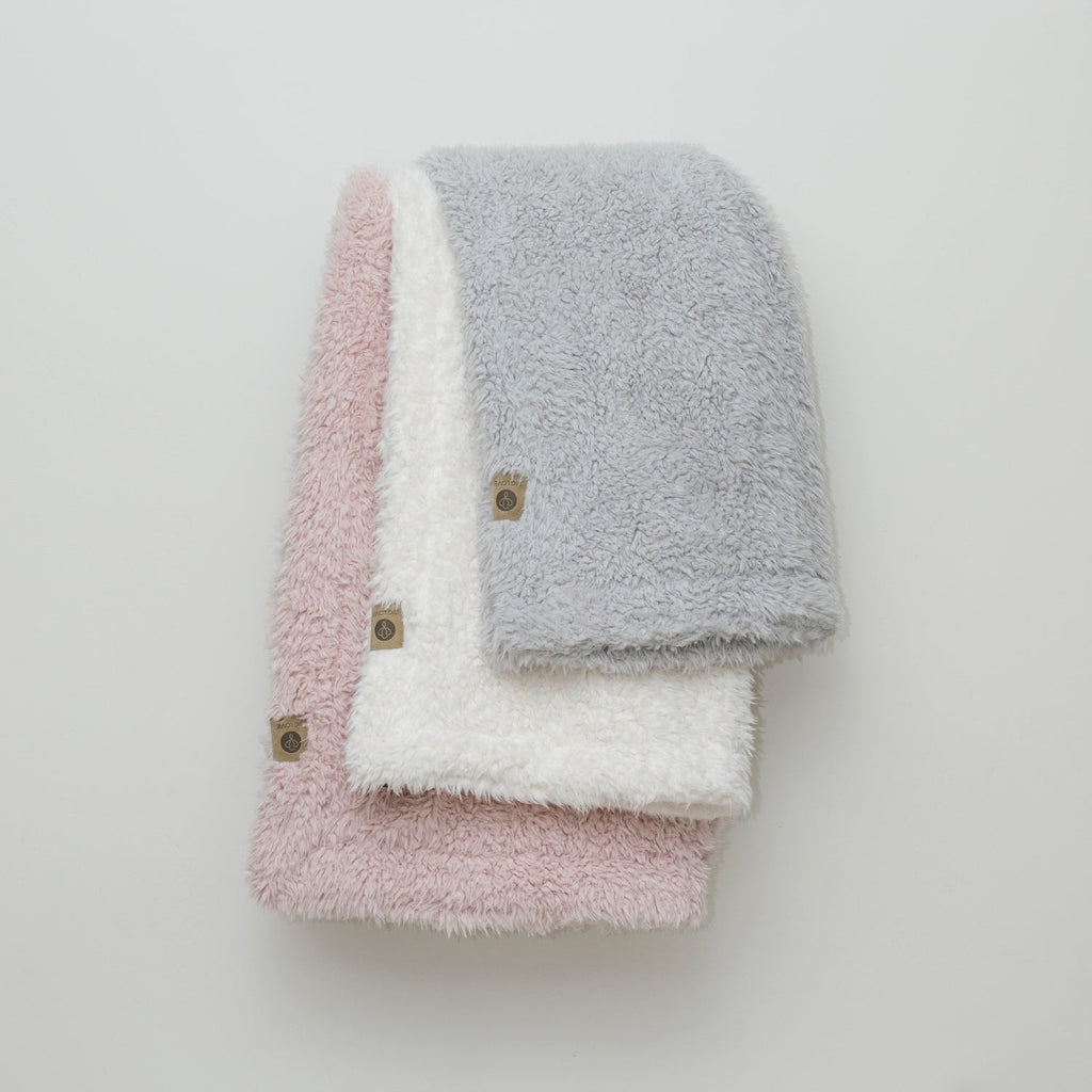 ANGEL PLUSH BLANKET | LITTLE - WHISPER WHITE